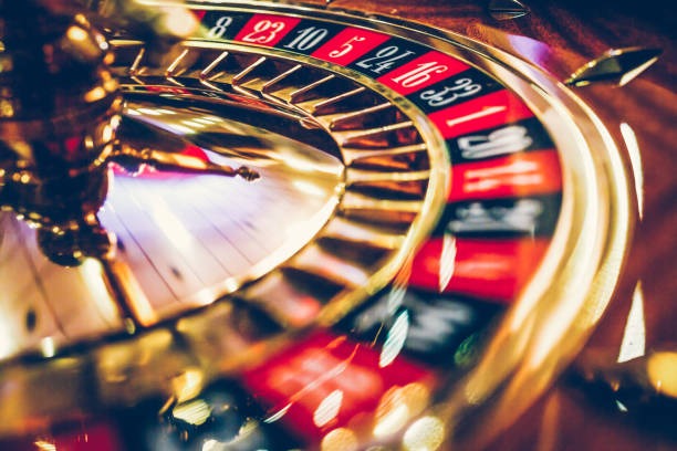 Antarmuka toto100 yang menampilkan jadwal pertandingan World Cup dan daftar slot games dengan struktur navigasi yang jelas